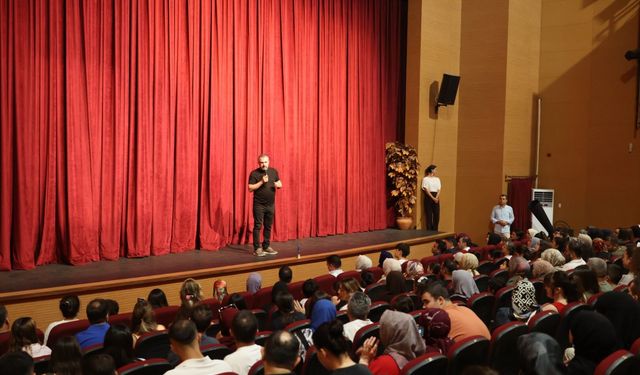 Pursaklar'da 11 Farklı Oyunla Tiyatro Şöleni Yaşandı