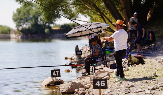 Kızılcahamam'da Balık Tutma ve Sıfır Atık Yarışması'na Büyük İlgi
