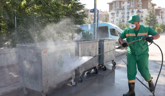 Çankaya'da Temizlik Mesaisi Gece Gündüz Sürüyor