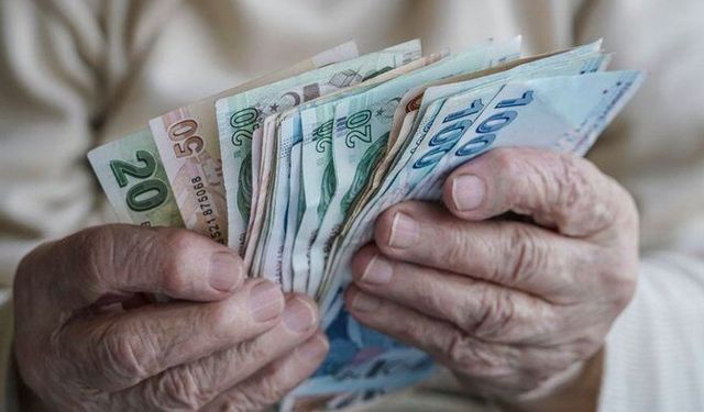 Emeklilerin Zam Farkı Yatırılacak: Tarih Belli Oldu