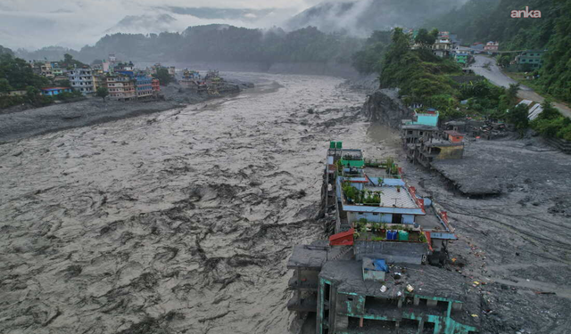 Nepal'de Sel Felaketi: 10 Gün Sonra İki Kişi Daha Kurtarıldı