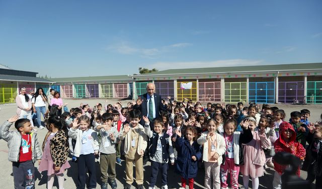 Yenimahalle'de Dünya Hayvanları Koruma Günü Etkinliği
