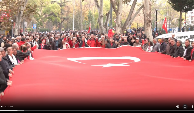 YENİ Parti Ankara İl Başkanlığı'ndan Anıtkabir'e 'Cumhuriyet Yürüyüşü'