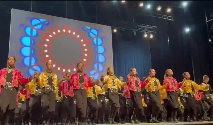 TED Ankara Koleji Halk Dansları Topluluğu'ndan Gala Gösterisi