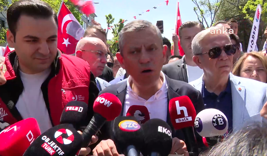 Özgür Özel AKP'li Gençlere Seslendi: Kazanınca Oynayıp Kaybedince Topu Alıp Kaçanlardan, Topu Kesenlerden Olmasınlar