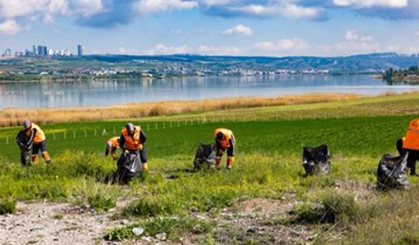 Gölbaşı Belediyesi'nden Kuşların Yumurtlama Alanlarında Temizlik Çalışması