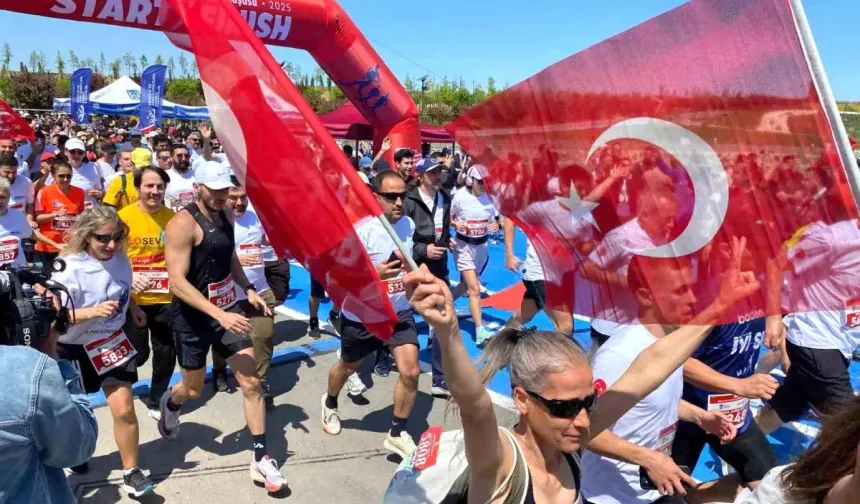 Ankara'da 19 Mayıs Yarı Maratonu ve Halk Koşusu Coşkuyla Kutlandı