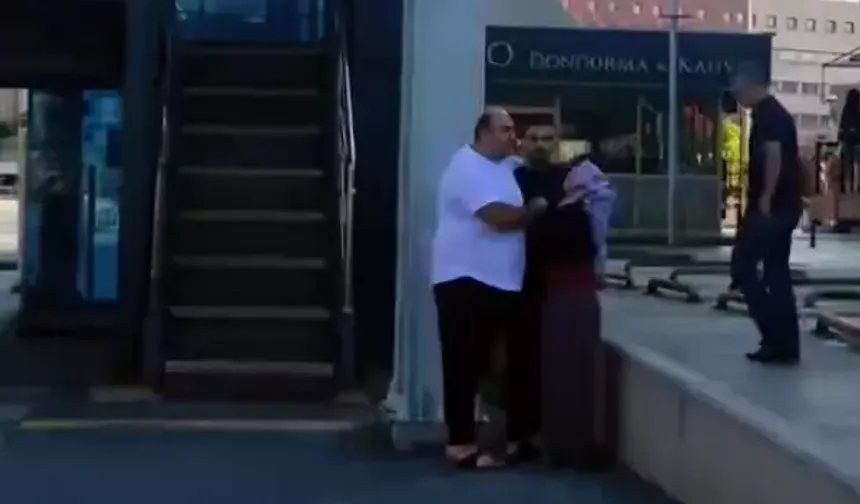 Ankara'da Baba-Oğul, Tartıştığı Sürücüyü Ailesinin Gözü Önünde Darbetti