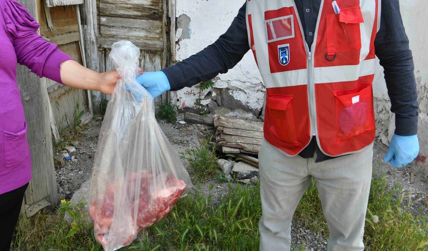 Ankara Büyükşehir Belediyesi’nin “Et Paylaşım Kampanyası” İle 3 Ton Et İhtiyaç Sahiplerine Dağıtıldı