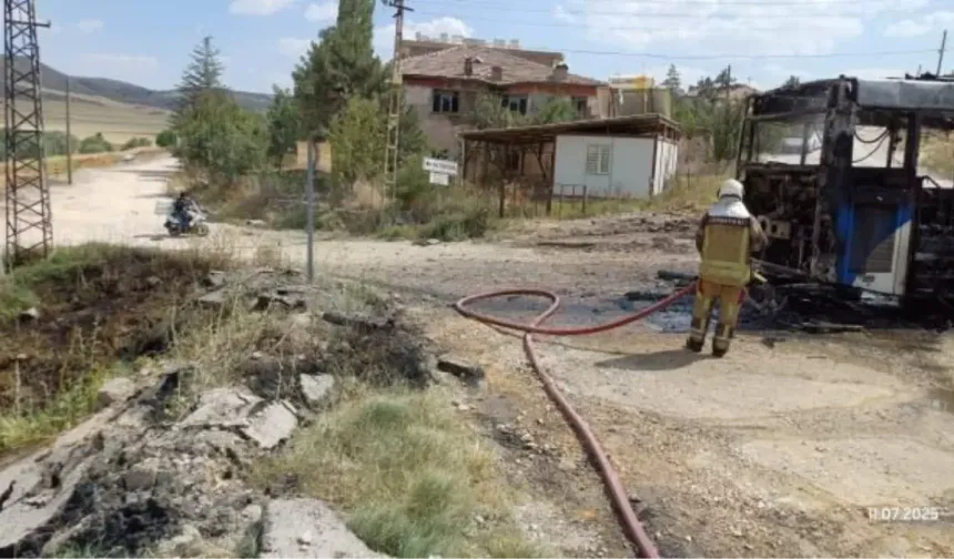Pursaklar'da Belediye Otobüsü Yandı