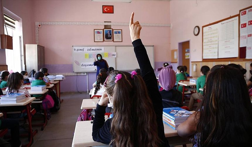Laik Eğitime Darbe: Ankara'da Kız Ortaokulu Açıldığı Ortaya Çıktı