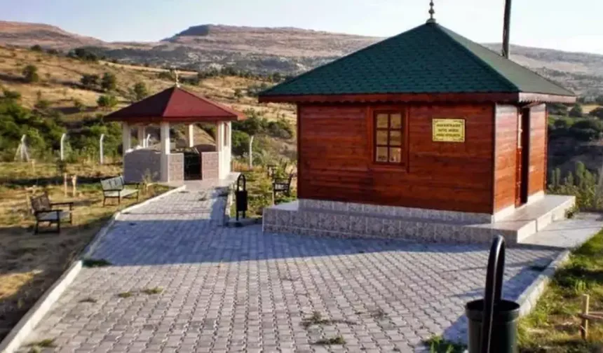 Güdül Belediyesi Kasım Dede Türbesi'nin Bakımını Yaptı