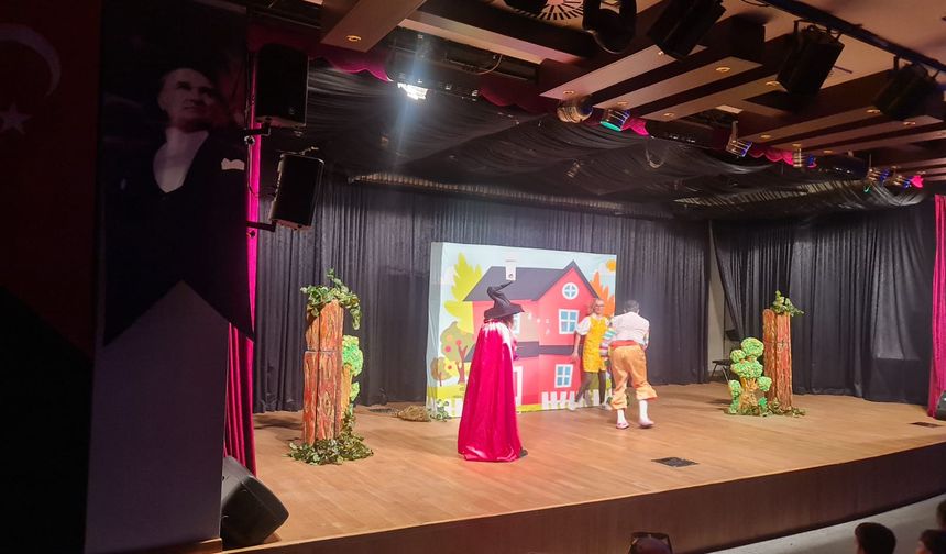 Sincan Belediyesi'nden Tiyatro Şöleni