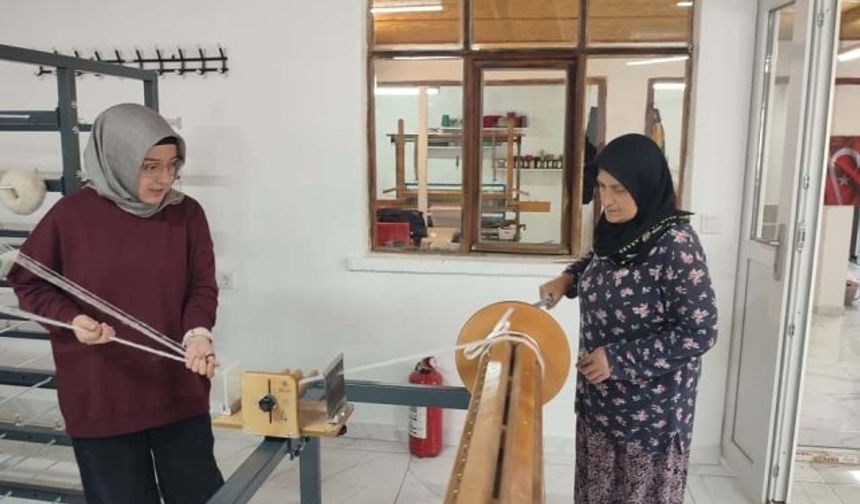 Güdül'de Kadınlar Tiftik Yününden Tekstil Üretiyor