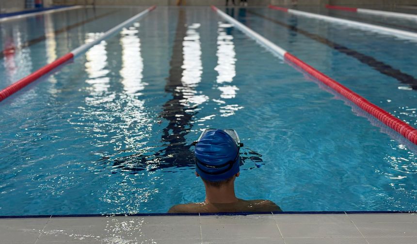 Yenikent Yüzme Havuzu'nda Final Heyecanı