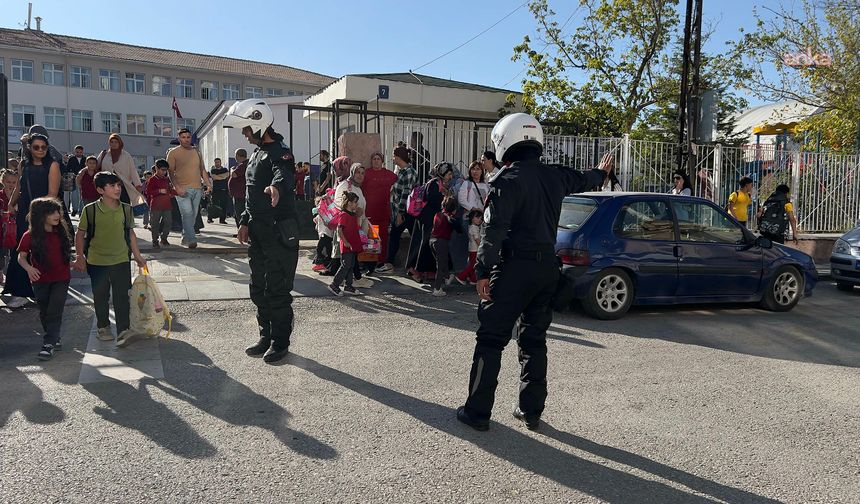 Keçiören Belediyesi'nden Okul Önlerinde Güvenli Ulaşım Mesaisi