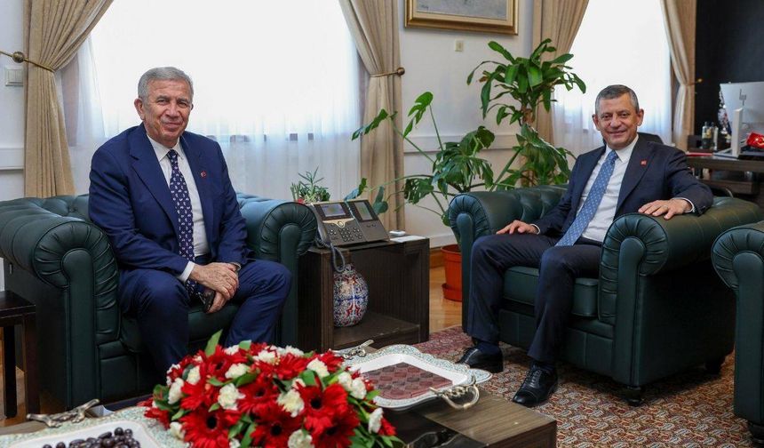 Özgür Özel ve Mansur Yavaş'tan Sürpriz Görüşme: 'Gökçek Ailesi, Bir Kumpasın Peşindeydi'