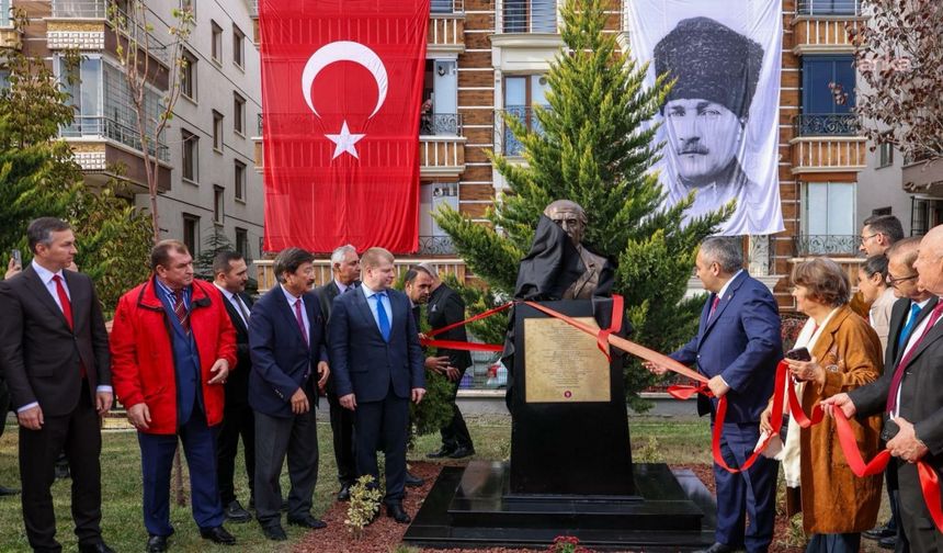 Kaysın Kuliyev’in Yeni Büstü, Keçiören’de Törenle Açıldı