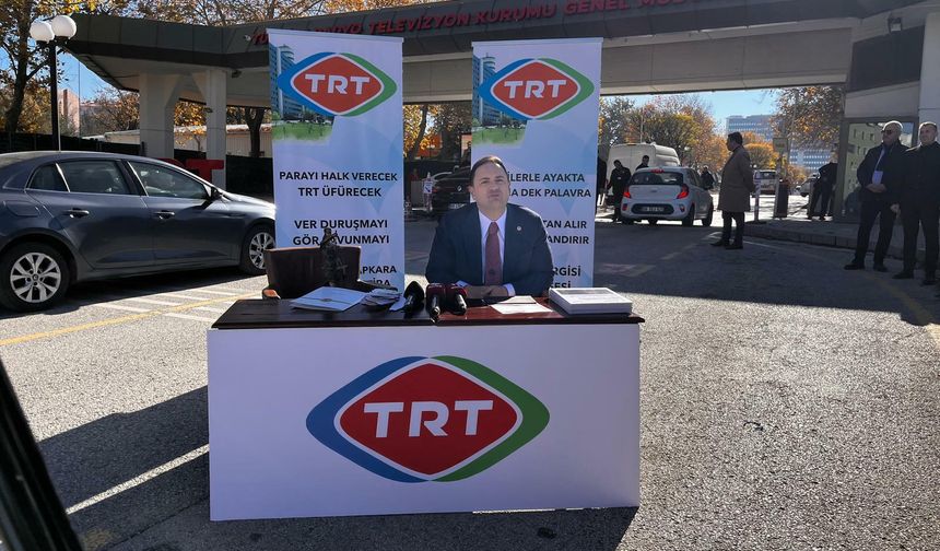 CHP Ankara Milletvekili Umut Akdoğan TRT Genel Müdürlüğü Önüne Stüdyo Kurdu