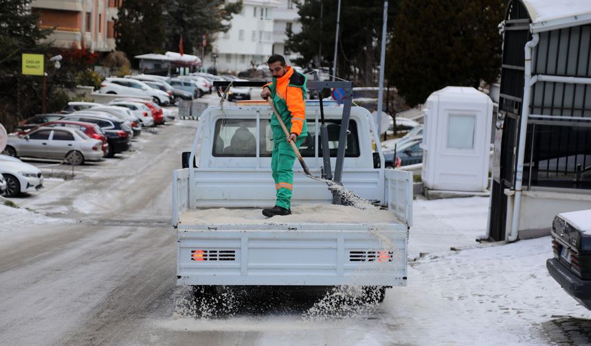Çankaya'da Buzlanmaya Karşı Yoğun Önlem Alındı