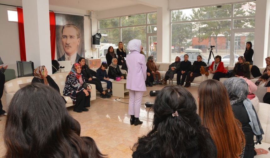 Kahramankazan'da "Kadın Hakları Günü Semineri" Düzenledi