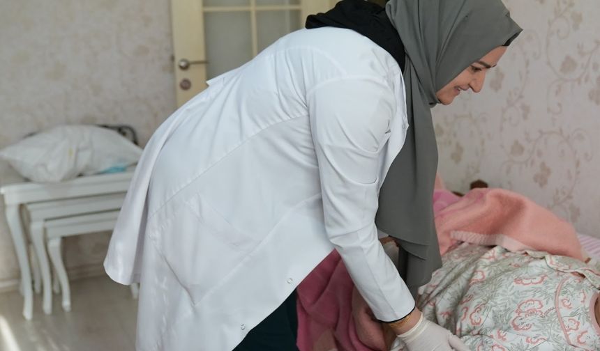 Gölbaşı'nda Evde Bakım Hizmeti Yaşlı ve Hastaların Hayatını Kolaylaştırıyor
