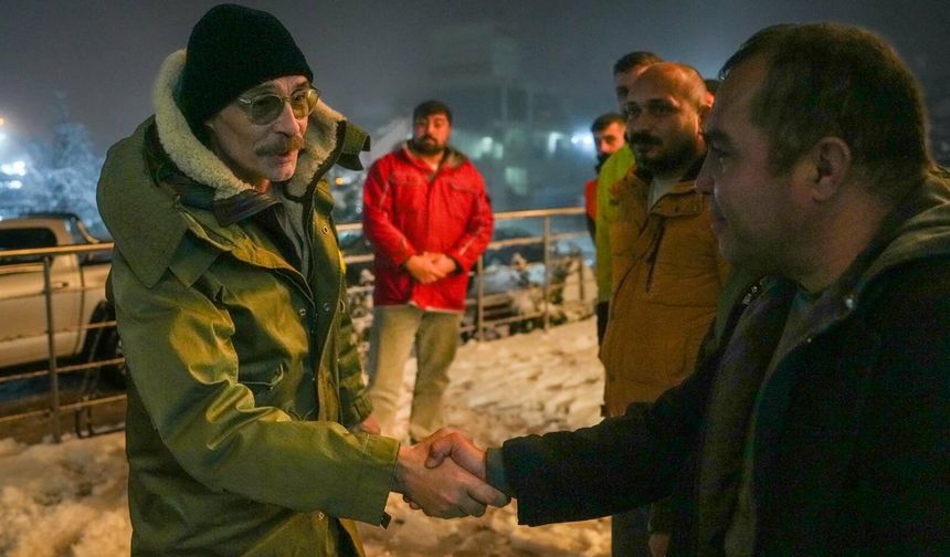 Etimesgut Belediye Başkanı Beşikcioğlu'ndan Karla Mücadele Ekiplerine Ziyaret