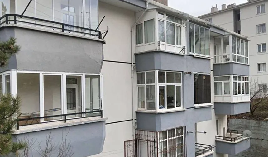 Ankara’da Kolonlarında Çatlak ve Kırılma Yaşanan Bina Tahliye Edildi