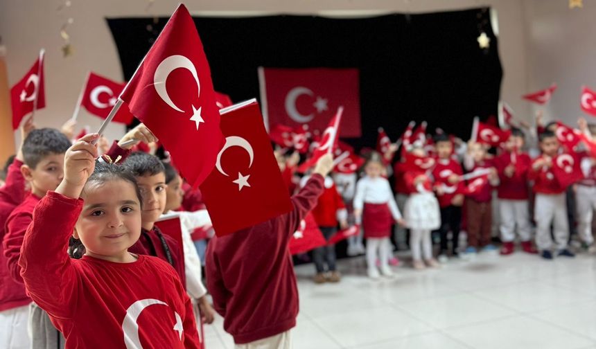 Pursaklar'da Minikler İçin Bayrak Sevgisi Etkinliği Yapıldı