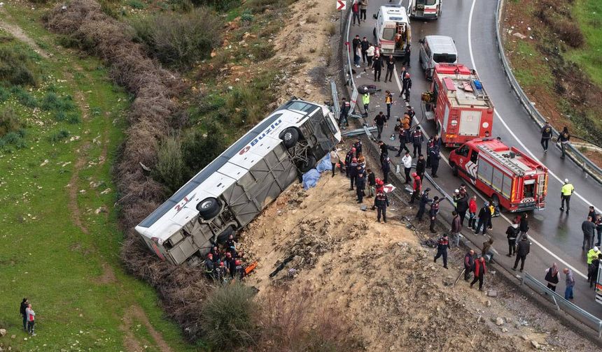 Antalya'da Katliam Gibi Kaza: 8 Kişi Hayatını Kaybetti, 20'den Fazla Yaralı Var!