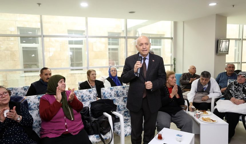 İkinci Bahar Yaşlı Dayanışma Merkezi'nde Müzik Dinletisi