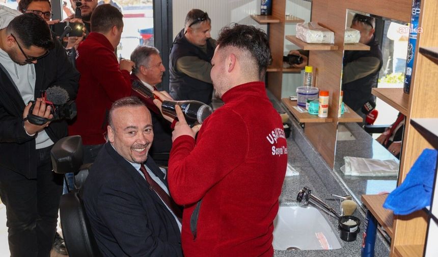 CHP'li Belediyelerden Yeni Uygulama "Halk Berberi"