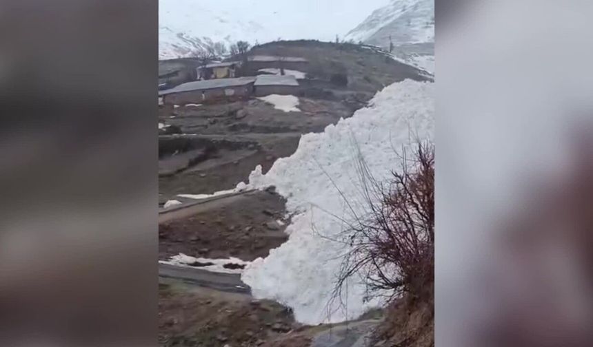 Çığ Düşme Anı Kamerada
