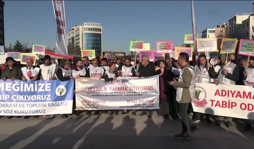 Hekimlerin Ankara’ya “Beyaz Yürüyüşü” Diyarbakır’dan Başladı