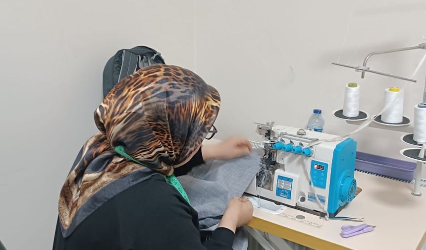 Pursaklar'da İhtiyaç Sahiplerine Kurs Ürünleri Desteği