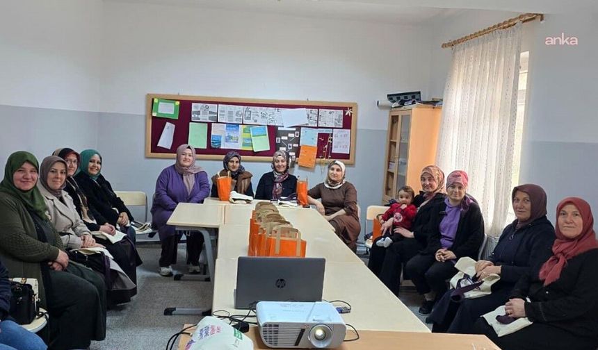 Çankaya Belediyesi Ekipleri, Karataş Mahallesi'nde Kadınlara Hizmetlerini Anlattı