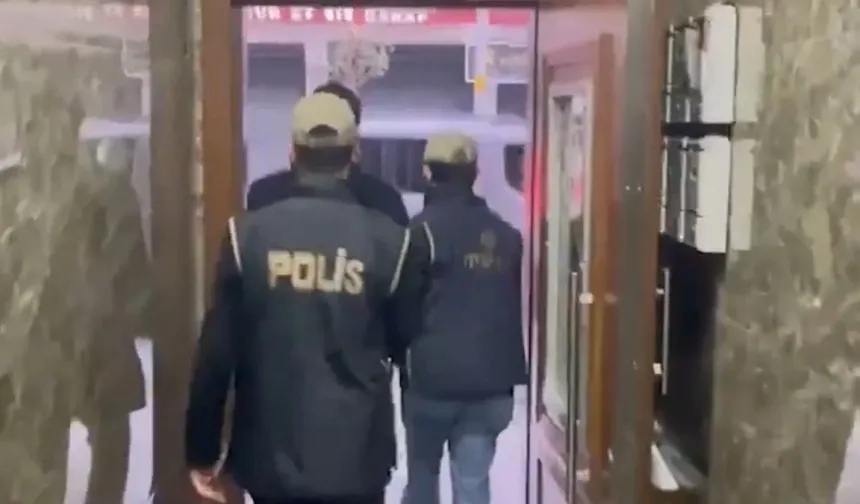 Ankara'da 9 Mekana Operasyon! Garsonluk İzniyle Getirip Konsomatris Yapmışlar