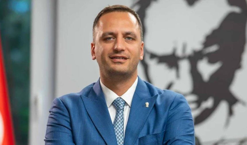 CHP'li Bornova Belediyesi'ne Operasyon: Belediye Başkanı Dahil 4 Gözaltı