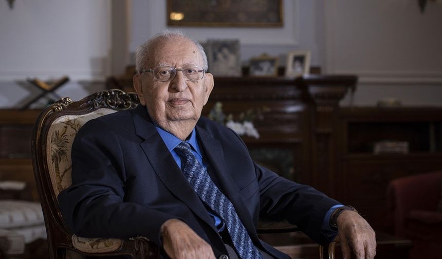 Eski TBMM Başkanı Hüsamettin Cindoruk Hayatını Kaybetti