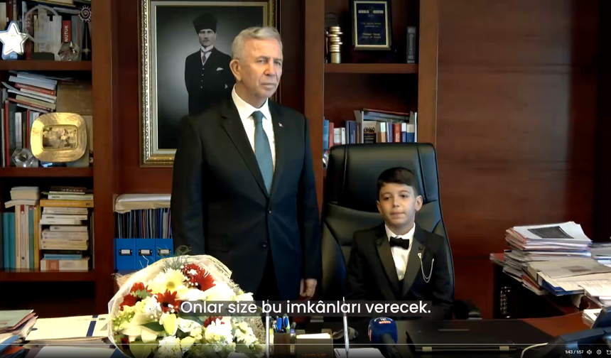 Ankara Büyükşehir Belediye Başkanı Mansur Yavaş, Koltuğunu Çocuklara Devretti
