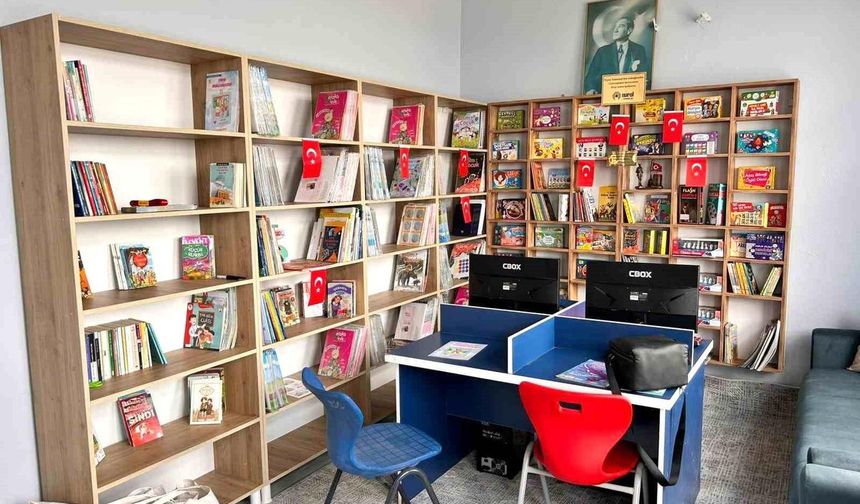 Gazetecilerden Haymana'daki Köy Okuluna Kütüphane