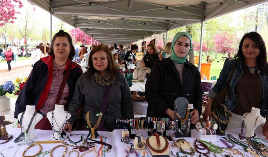 Çankaya Evleri Kursiyerlerinin Sergisi Zafer Park’ta