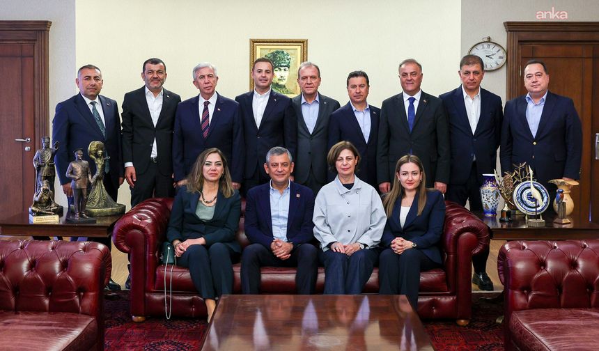 CHP'li Büyükşehir Belediye Başkanlarından Ortak Açıklama: Sayın Özgür Özel’in ve Parti Yönetimimizin Yanındayız