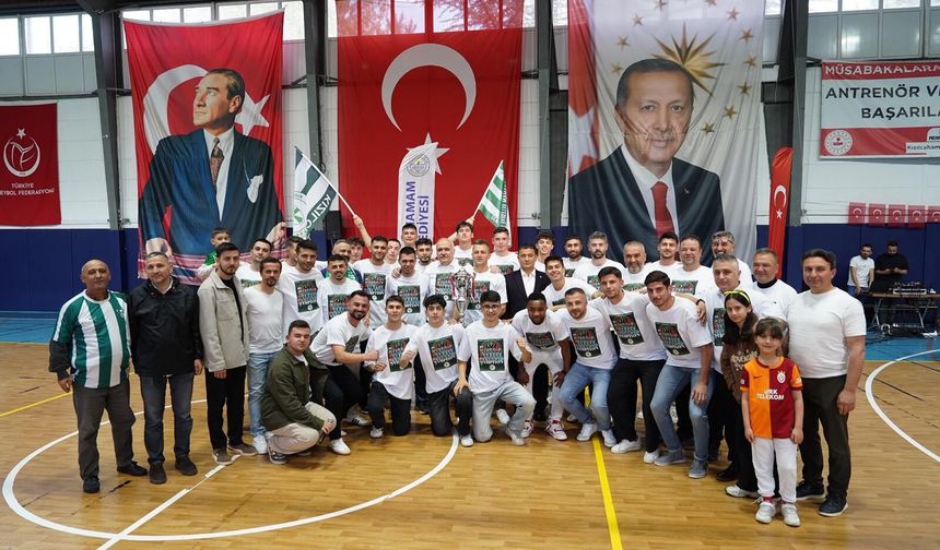 Kızılcahamam Belediyespor'da Şampiyonluk Sevinci
