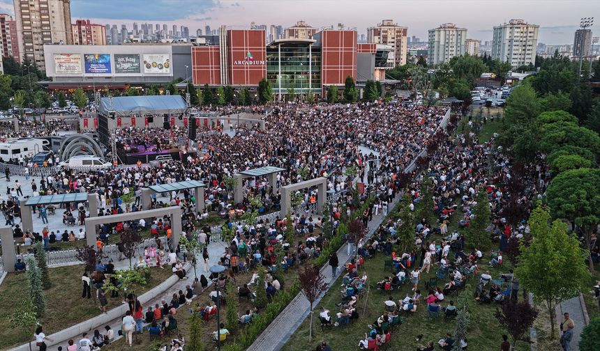 Ankara Büyükşehir Belediyesi “Çayyolu Yaz Sahnesi” İle Başkentlilerin Yaz Akşamlarına Renk Katıyor