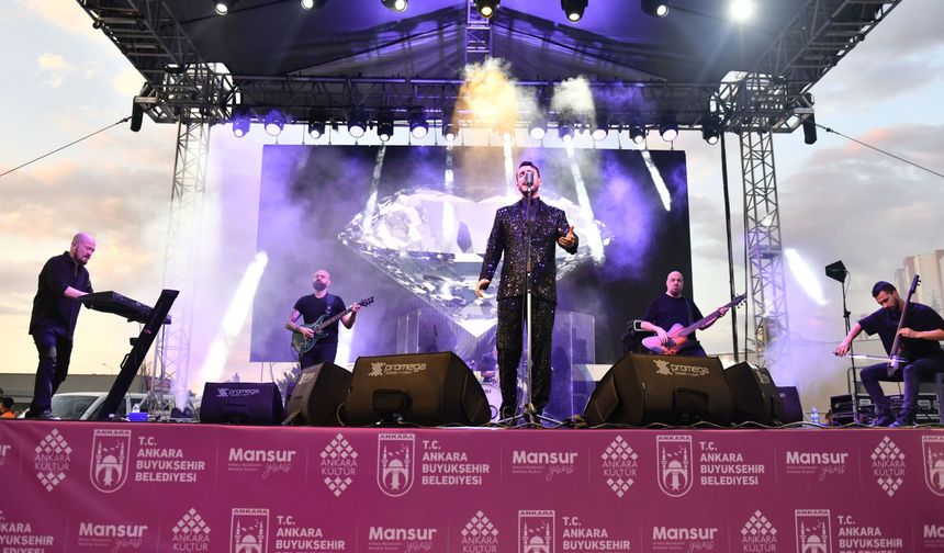 Ankara Büyükşehir Belediyesi “Çayyolu Yaz Sahnesi” İle Başkentlilerin Yaz Akşamlarına Renk Katıyor