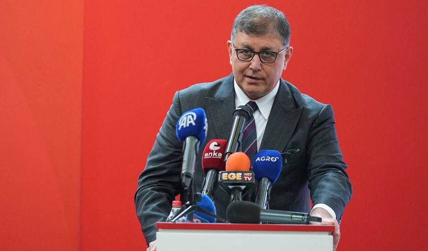 İzmir Büyükşehir Belediyesi Başkanı Cemil Tugay CHP'den İstifa Etti