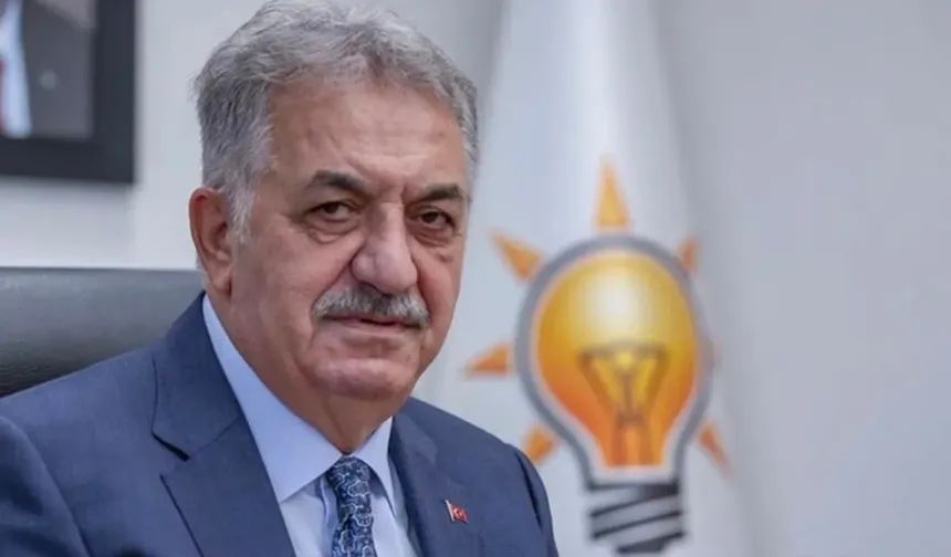 AKP Genel Başkan Yardımcısı Hayati Yazıcı Duyurdu: Yeni Anayasa Referandumla Yapılacak