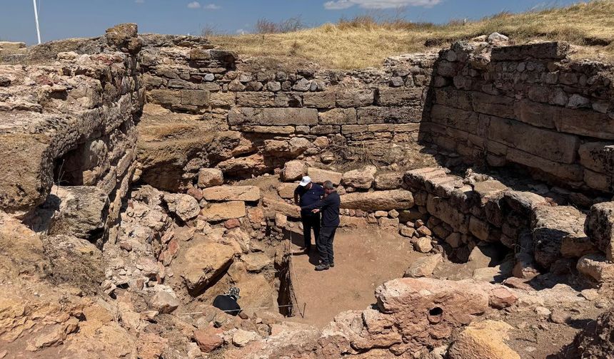 2 Bin Yıllık Melikşah Hamamı Gün Yüzüne Çıkıyor