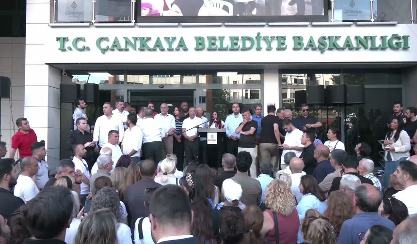 Hüseyin Can Güner'in Tutuklanması Çankaya Belediyesi Önünde Protesto edildi